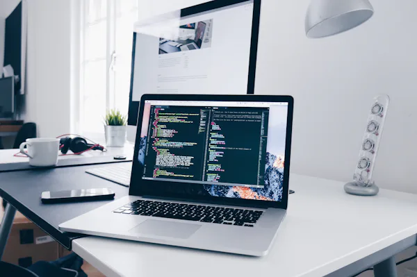 Node.js ve React ile kurumsal güç.